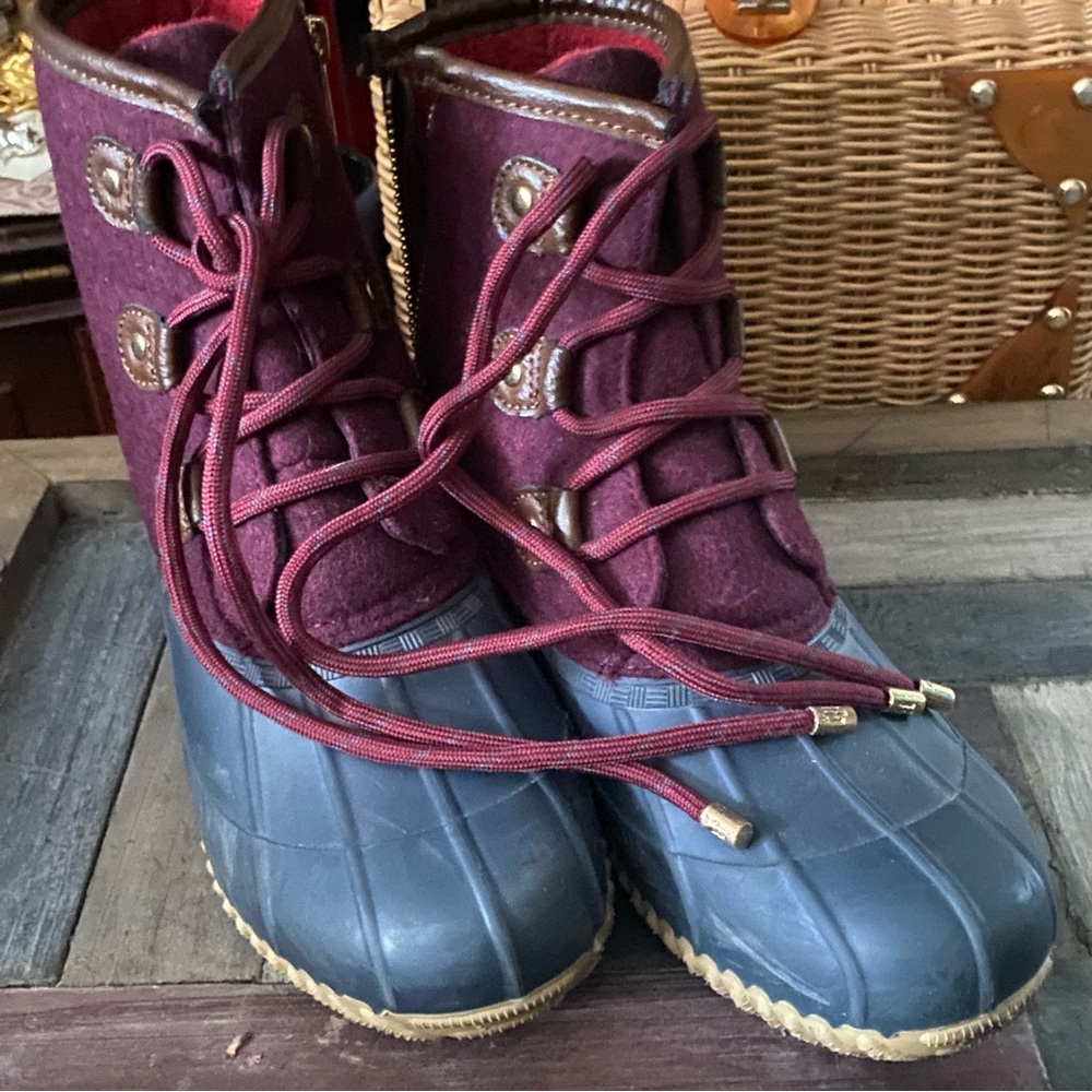 -HOST PICK ! 💕Tommy Hilfiger Reanna Lace Up Side Zip Burgundy Duck Boots Size 8M